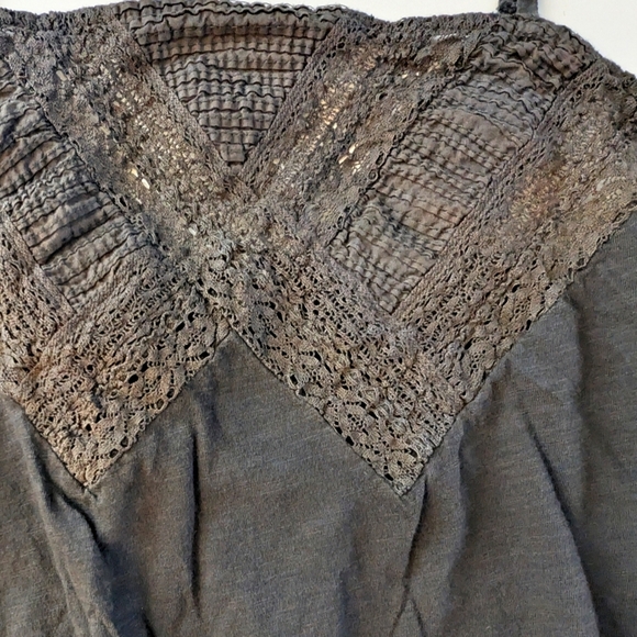 American Eagle Outfitters Women's Elegant Gray Lace Trim Cami Top Size S - Picture 4 of 8
